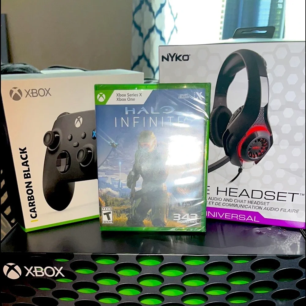 Brand New X Box One X series extra controller Halo game & universal headset